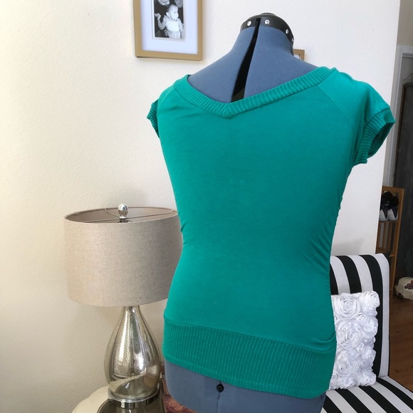 Green shirt - Picture 2 of 2